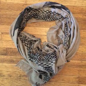 Tan and black scarf